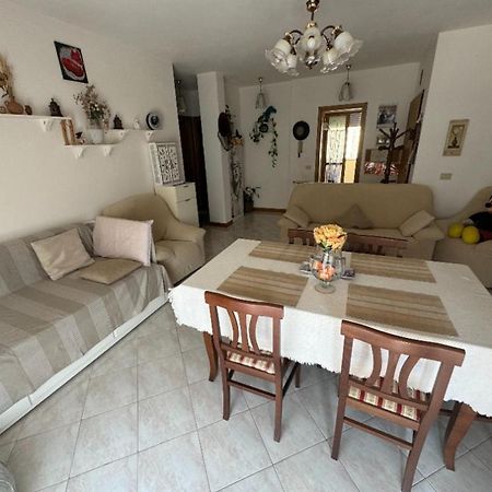 Bellissima Stanza Con Parcheggio Gratuito Apartment Cinquale Bagian luar foto