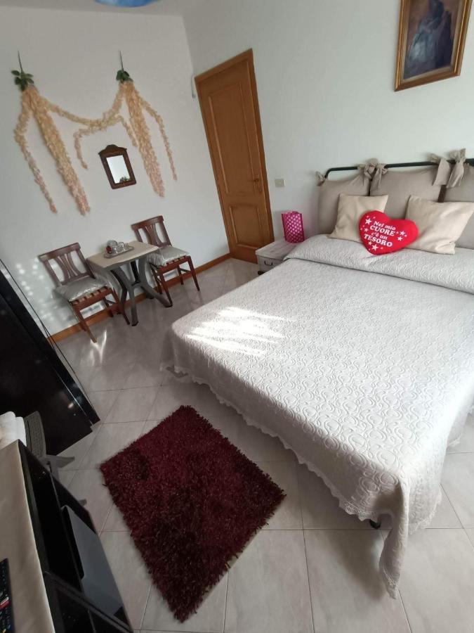 Bellissima Stanza Con Parcheggio Gratuito Apartment Cinquale Bagian luar foto