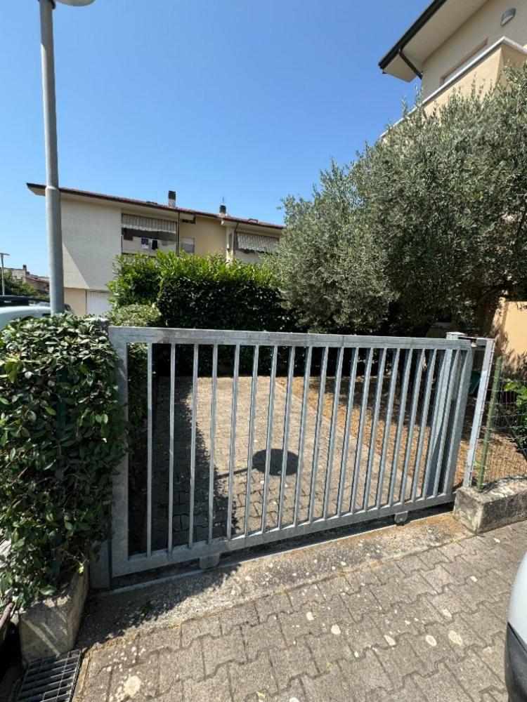 Bellissima Stanza Con Parcheggio Gratuito Apartment Cinquale Bagian luar foto
