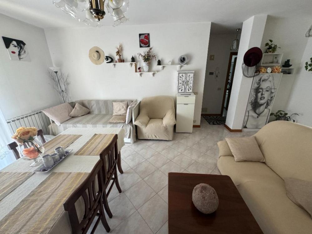 Bellissima Stanza Con Parcheggio Gratuito Apartment Cinquale Bagian luar foto